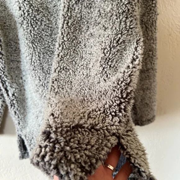 Sherpa Quarter Zip - Picture 2 of 4